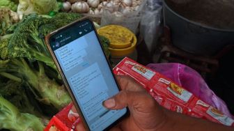 Siasati Penjualan di Masa PPKM, Pedagang Pasar Tradisional di Kediri Buka Layanan Daring