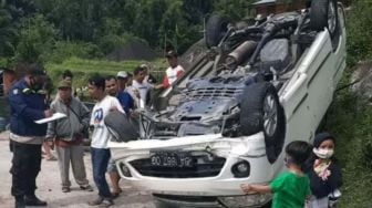 Minibus Terbalik di Agam, Sopir dan 7 Penumpang Luka-luka