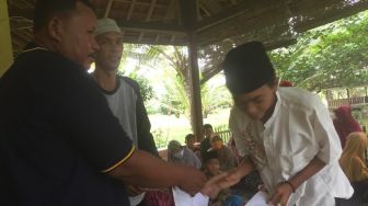 Panen Pertama, Tambak Udang Frans di Cihara Lebak Santuni Yatim dan Jompo