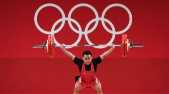 Atlet Angkat Besi Eko Yuli Irawan Raih Medali Perak