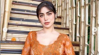 Susah Kedip! 5 Foto Jessica Iskandar Dipuji Pakai Baju Bali: Anggun daripada Buka-bukaan