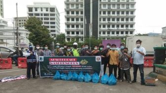 Bantu Warga Terdampak Pandemi, KAMI dan SEMMI Gelar Aksi Berbagi Nasi