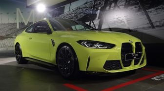 Best 5 Oto: BMW M4 Terbanyak di TikTok, Juara Renang Olimpiade Geber Cupra Formentor