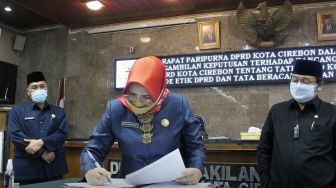 Tiga Rancangan Peraturan DPRD Kota Cirebon Resmi Disahkan