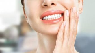 3 Cara Meredakan Sakit Gigi sebelum Periksa ke Dokter