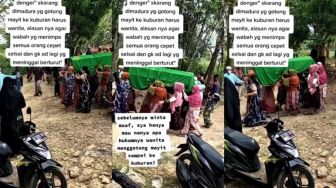 Ibu-ibu Madura Gotong Kurung Batang Jenazah, Netizen Debat Sah Atau Tidak Secara Islam