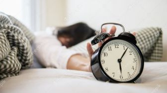Masih Kebiasaan Matikan Alarm dan Tidur Lagi? Hati-Hati, Ini 5 Dampak Buruknya!