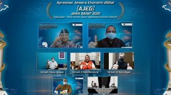 Di Tengah PPKM Level 4, Pemkot Bandung Malah Raih Dua Penghargaan Ini