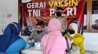 Polres Purbalingga Gelar Vaksinasi Keliling di Perusahan