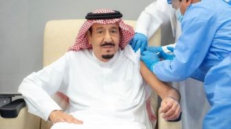 Raja Arab Saudi Akan Hukum Warganya yang Kunjungi Indonesia Title *
