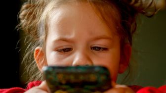 Pengguna Internet Anak Meningkat Selama Pandemi, Begini Cara Hindari Risiko Kecanduan