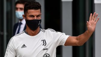 Cristiano Ronaldo Dirumorkan ke Manchester City, Sang Agen Malah Terlihat di Paris