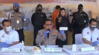 Polda Jabar Gerebek Rumah Pembuat Obat Keras Ilegal di Cimahi