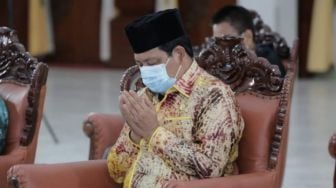 Pengacara Tak Mau Gubernur Kalsel Paman Birin Disebut Menghilang: Menenangkan Diri!