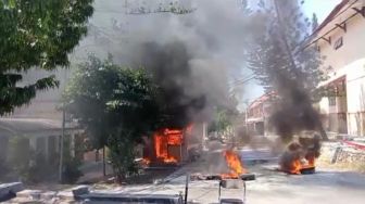 Demo Mahasiswa IAIN Madura Rusuh, Aula Dirusak, Pos Satpam Dibakar
