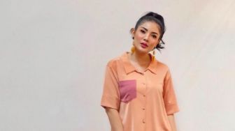 Curhat Galau, Netizen Kasihan Lihat Nindy Ayunda Dijauhi Geng Artis