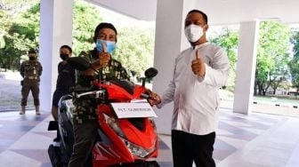 Kakek Safruddin Dapat Motor, Bicara Dengan Menteri Kesehatan dan Deddy Corbuzier