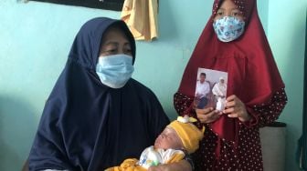 Ya Allah! Bayi 41 Hari Jadi Yatim Piatu Setelah Papa-Mamanya Meninggal Karena Covid-19