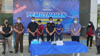 Selundupkan Barang Haram, Penumpang Pesawat Tak Berkutik Diringkus Petugas