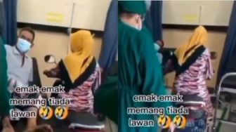 Viral Emak-emak Antar Pasien, Motor Digas Sampai Masuk Ruang UGD Bikin Melongo