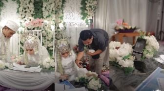 Viral Banget Pengantin Wanita Ujian Online di Meja Akad, Ditonton 19 Juta Kali