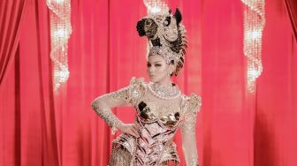 Hebat! Jihane Almira Menang Best National Costume di Miss Supranational 2021