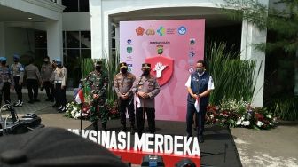 Lewat Vaksinasi Merdeka, Kapolri Targetkan Semua Warga Jakarta Tervaksin saat HUT RI ke-76