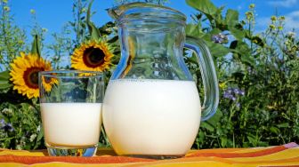 Menyayat Hati, Pedagang Susu Murni Ini Tetap Jualan Keliling meski Sakit Parah