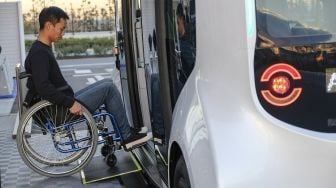 Mobil Swakemudi Toyota e-Palette Menabrak Pejalan Kaki, Akio Toyoda Meminta Maaf