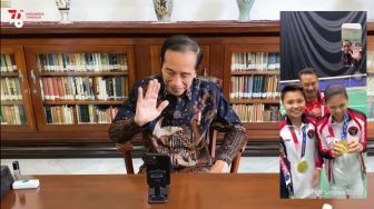 Jokowi Puji Greysia - Apriyani Lewat Video Call: Jujur Saya Sangat Bangga