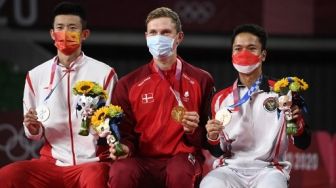 Rebut Medali Emas, Viktor Axelsen Berikan Ucapan pada Chen Long dan Anthony Ginting