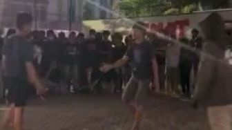 Heboh! UFC Jalanan di Kota Makassar, Petarung Berkelahi Sampai KO