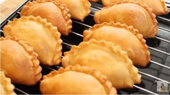 Resep Panada Tanpa Mixer ala Devina Hermawan, Teksturnya Dijamin Empuk!