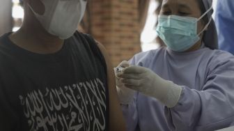Pemprov Jatim Catat 43 Ribu Buruh Ajukan Vaksinasi, Segini yang Terealisasi