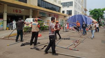Makin Sedikit Pasien COVID-19, Tenda Darurat RSUD Kota Bekasi Dibongkar