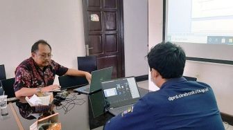Rapat Pansus Raperda Utilitas Kabel Bersama Tim Asistensi Digelar Virtual