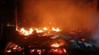 4 Rumah Panggung Habis Terbakar di Pinrang, 1 Warga Meninggal