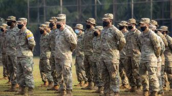 Tentara Amerika (US Army) mengikuti pembukaan Latihan Bersama Garuda Shield ke 15/2021 di Pusat Latihan Tempur (Puslatpur) TNI AD di Baturaja, OKU, Sumatera Selatan, Rabu (4/8/2021). [ANTARA FOTO/Nova Wahyudi]