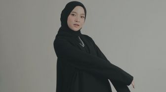 8 Potret Gaya Terbaru Nissa Sabyan, Makin Tampil Dewasa nih!