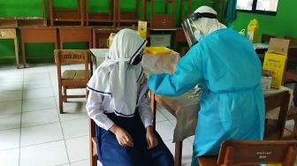 Vaksinasi Anak Kota Bekasi, Kadisdik: Harus Selesai Walau Harus Sampai Malam