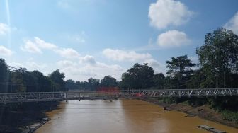 Wah! Spanduk ‘Selamatkan Sungai Sekadau’ di Jembatan Penanjung Hilang