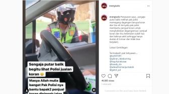Viral! Bantu Kakek Tua yang Sakit Jualan Koran, Aksi Polisi di Solo Ini Bikin Baper