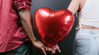 5 Cara Perbaiki Hubungan Setelah Diselingkuhi Pacar, Nomor 5 Jadi Kunci Banget