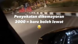 Viral! Bocah Belasan Tahun Pungli di Titik Penyekatan PPKM Kemayoran