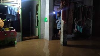 Ribuan Rumah di Pulomerak Cilegon Diterjang Banjir dan Angin Kencang