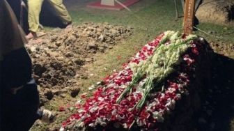 Terkubur 11 Bulan, Jasad Eks Bupati Berau Dipindah dari Karang Joang, Petugas: Jenazah Masih Bagus