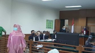 Ketika Presiden Jokowi ‘Disebut’ Saksi Dugaan Korupsi Masker di Banten