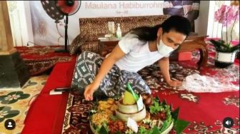 Ulang Tahun, Gus Miftah Dikirimi Pendeta Gilbert Nasi Tumpeng: Makan Enggak? Makan Enggak?