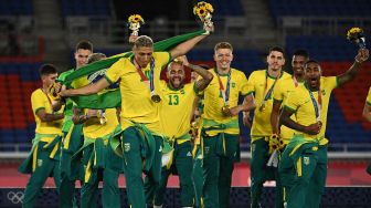 Selebrasi Timnas Brasil di Podium Juara Olimpiade Berujung Masalah