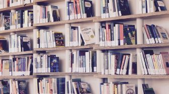 7 Rekomendasi Buku Nonfiksi yang Akan Membuatmu Menjadi Lebih Baik!
